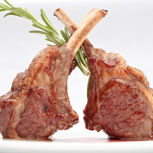 天猫超市 小牛凯西 法式战斧羔羊排 600g/约7-8片 118元包冷链运输