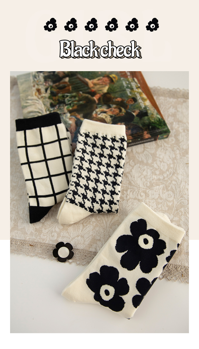 4.9分，线下潮牌，可爱日系提花：6双 Caramella焦糖玛奇朵 女士 秋冬中长筒棉袜 双重优惠26.9元包邮 买手党-买手聚集的地方