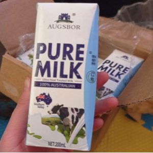 澳格堡 全脂纯牛奶 250ml*24盒