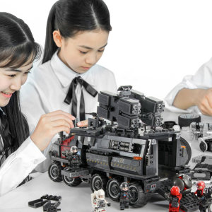 森宝积木 流浪地球 箱式运载车